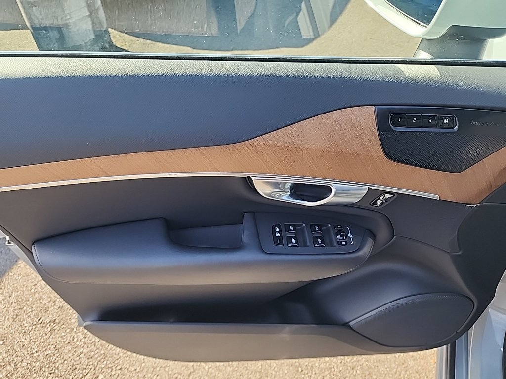 Certified 2024 Volvo XC90 T8 Plus w/ Protection Package Premier AWD/4WD image 10