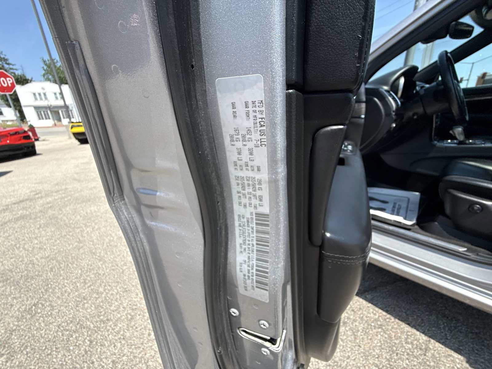 Used 2018 Jeep Grand Cherokee Overland AWD/4WD image 34