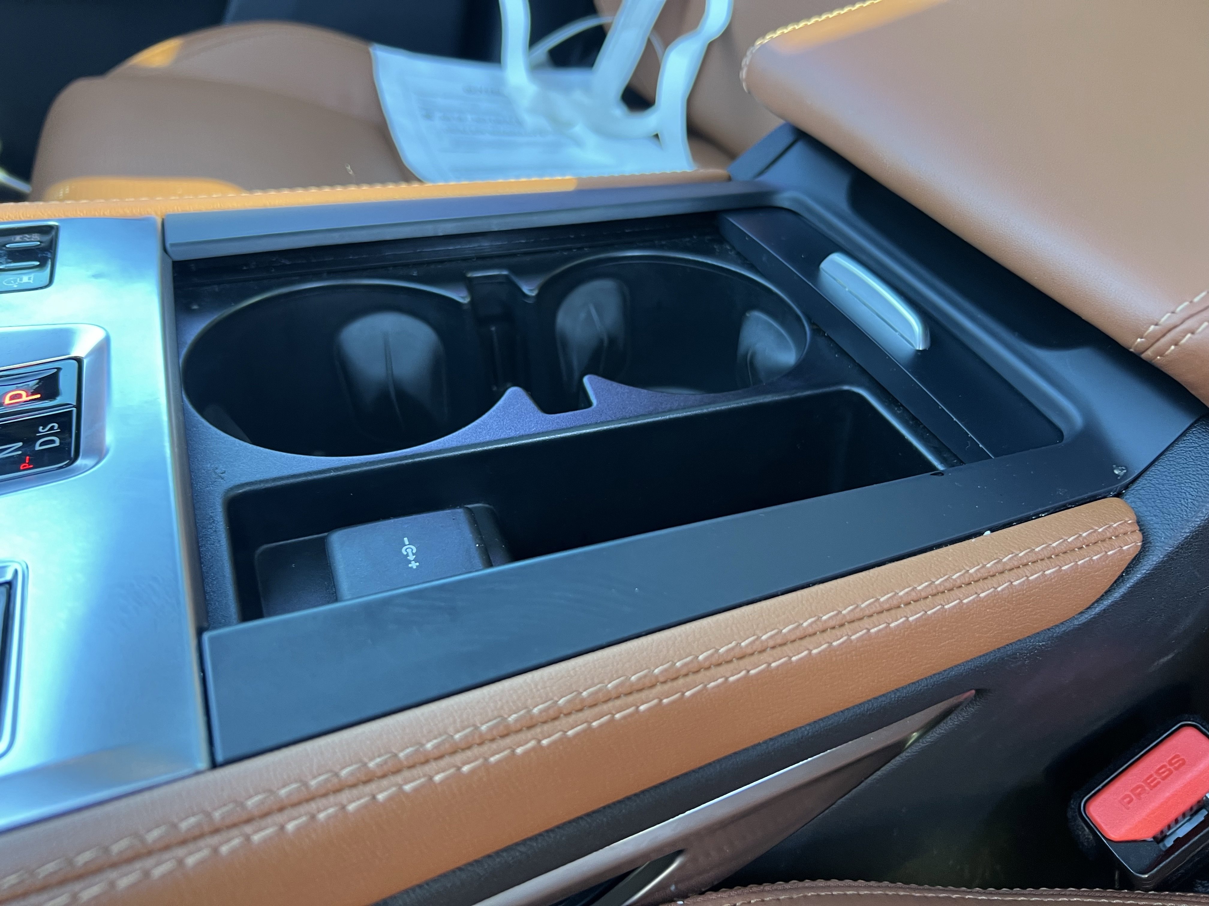 Certified 2025 Jaguar F-PACE R-Dynamic S image 27