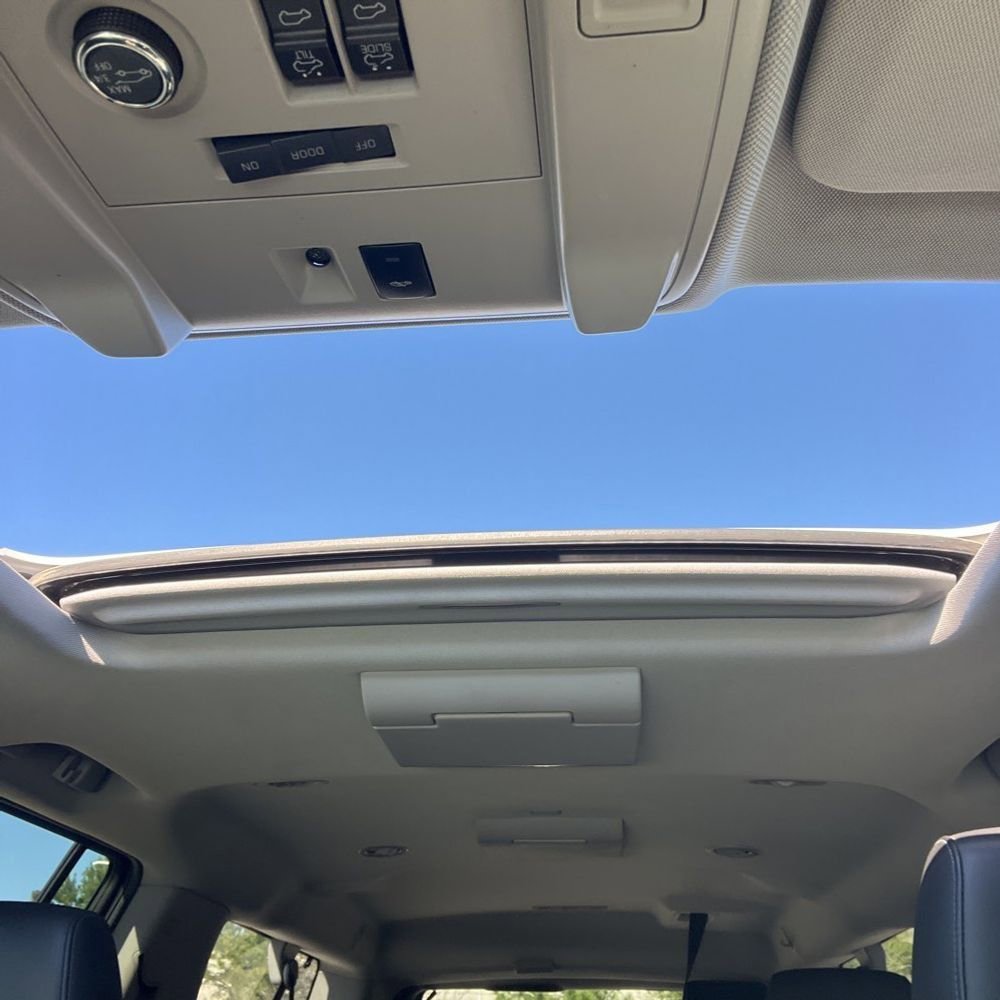 Used 2019 Cadillac Escalade ESV Luxury image 15