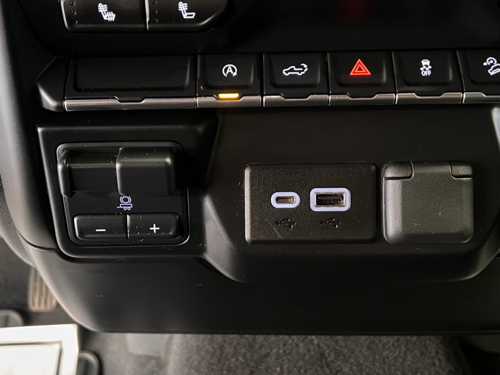 Used 2021 Chevrolet Silverado 1500 RST w/ Z71 Off-Road Package AWD/4WD image 27