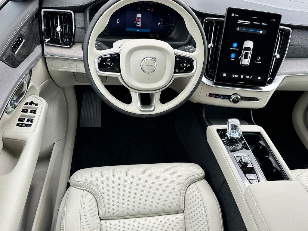 New 2026 Volvo XC90 T8 Ultra w/ Protection Package Premier AWD/4WD image 8