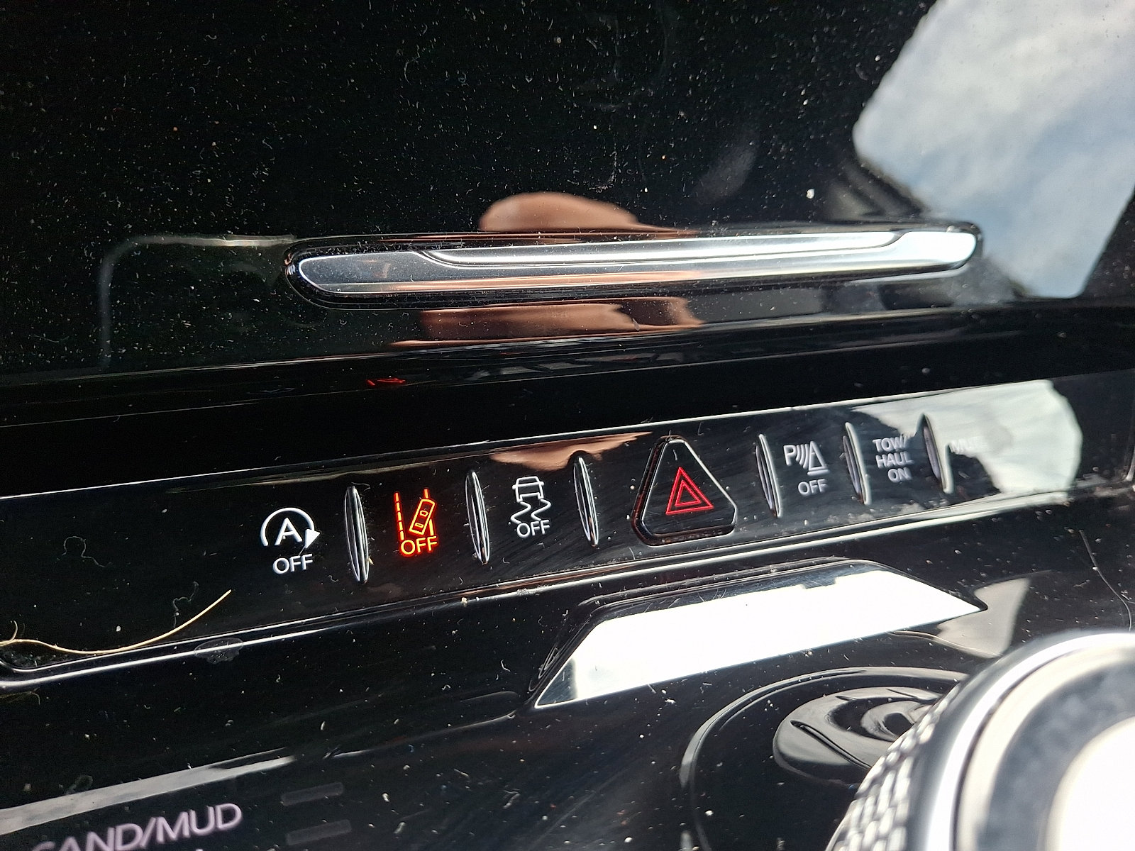 Used 2025 Jeep Wagoneer L 4WD image 25