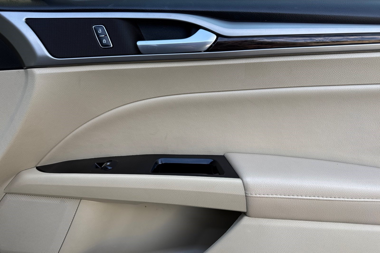 Used 2013 Ford Fusion SE FWD image 21