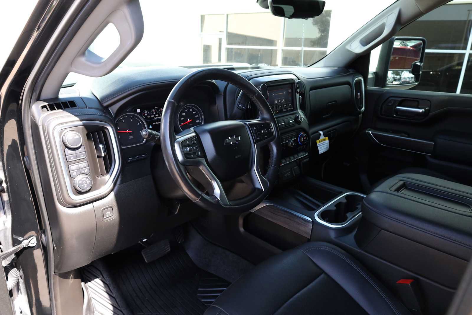 Used 2021 Chevrolet Silverado 2500 LTZ w/ LTZ Plus Package AWD/4WD image 2