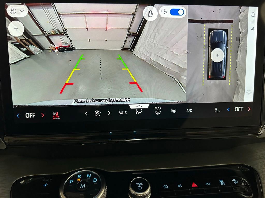 Used 2025 Ford Expedition Platinum image 33