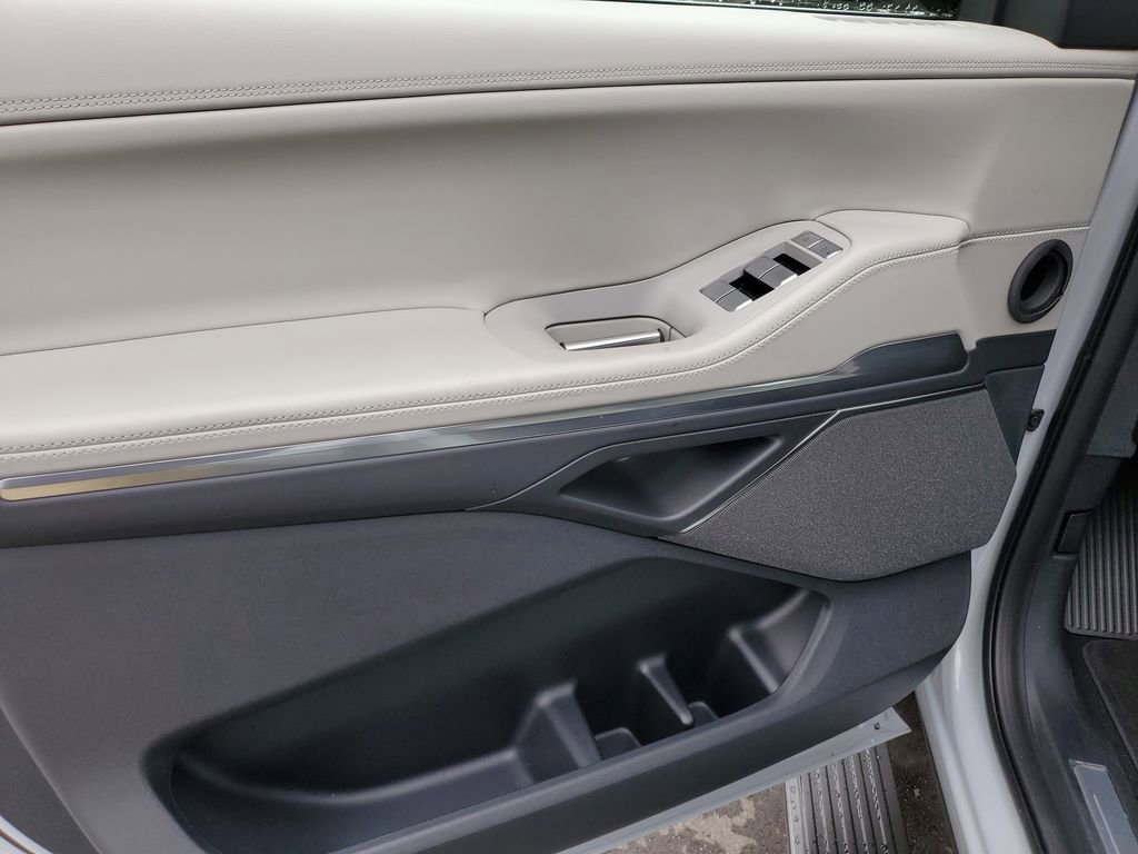 New 2025 Lincoln Navigator L Reserve image 19