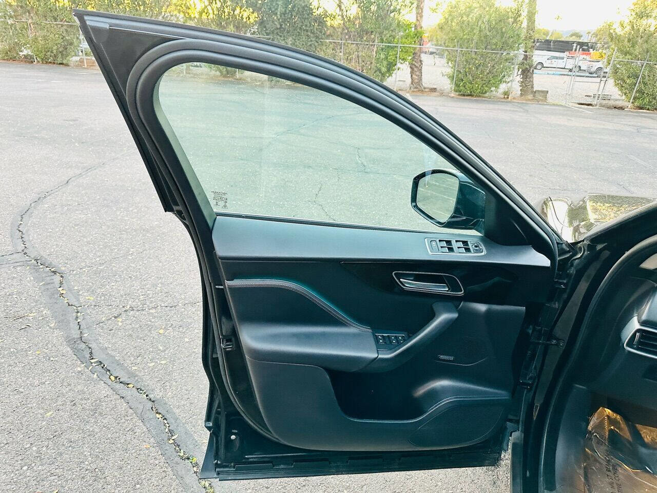 Used 2017 Jaguar F-PACE Prestige image 11