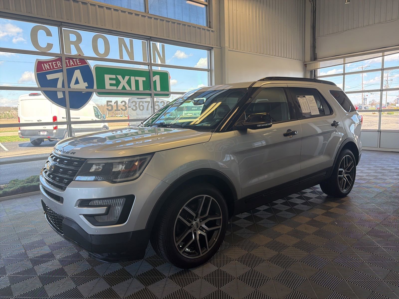 Used 2016 Ford Explorer Sport image 3