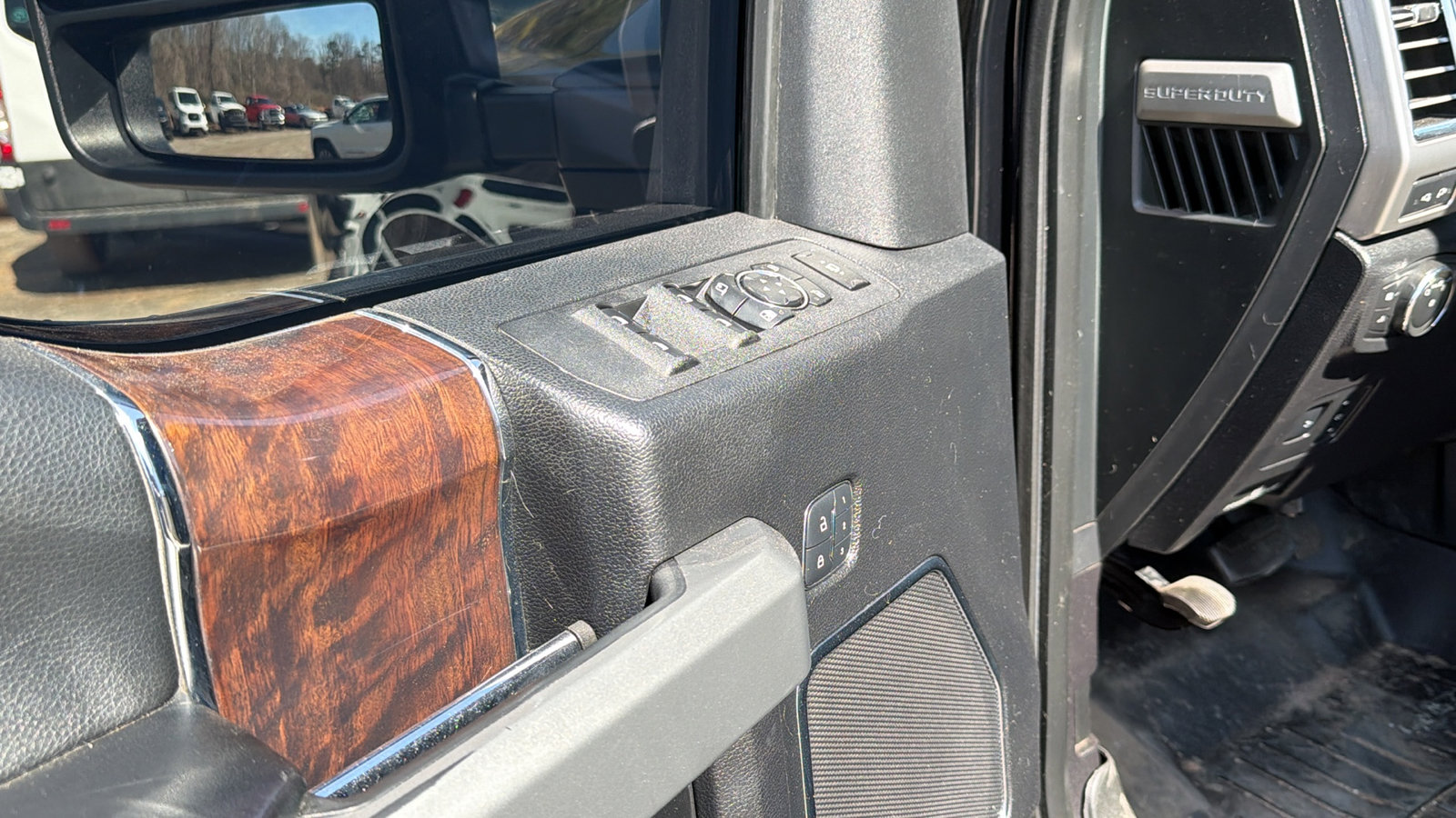 Used 2017 Ford F250 Platinum w/ Platinum Ultimate Package image 14