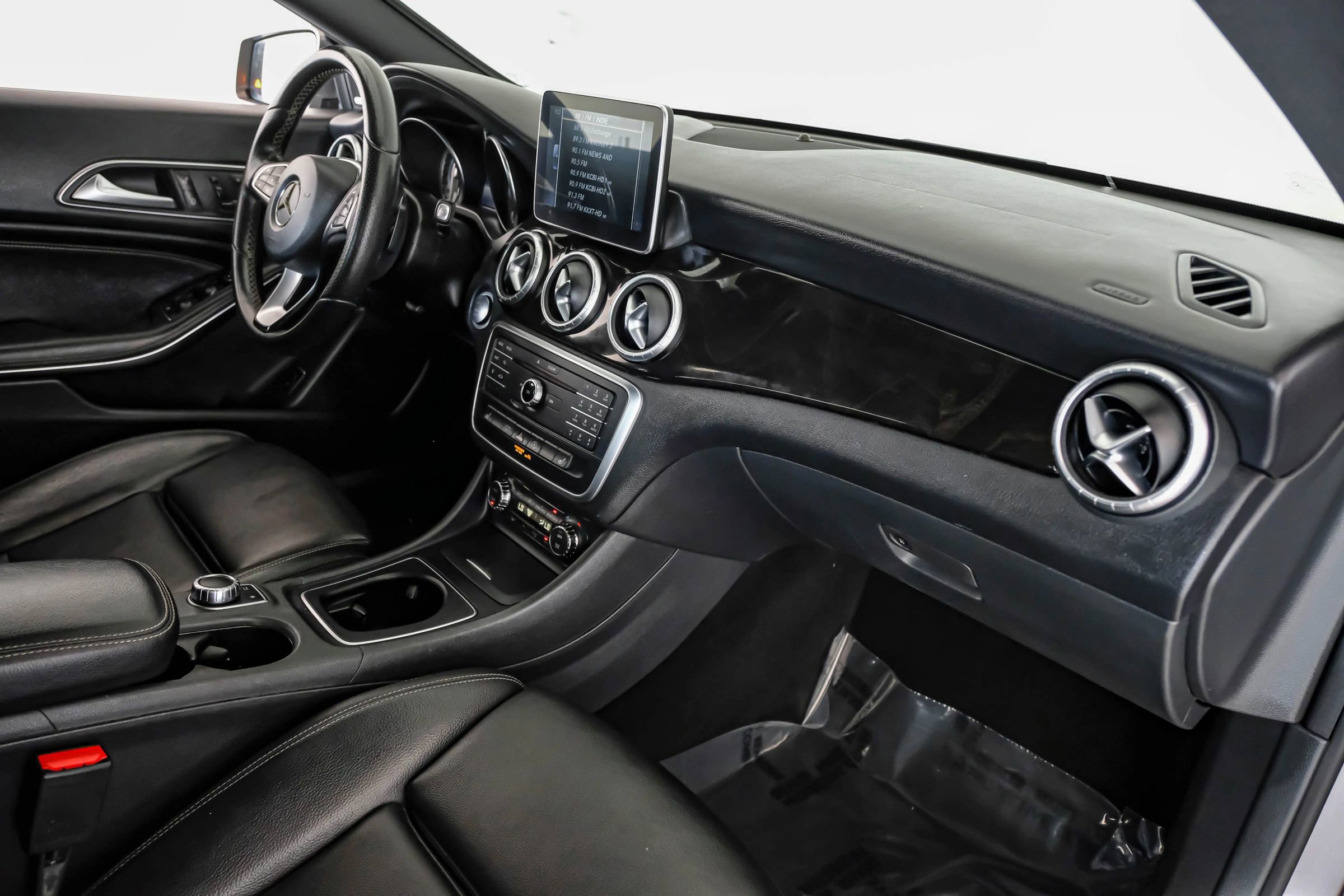 Used 2016 Mercedes-Benz CLA 250 4MATIC w/ Premium 1 Package image 11