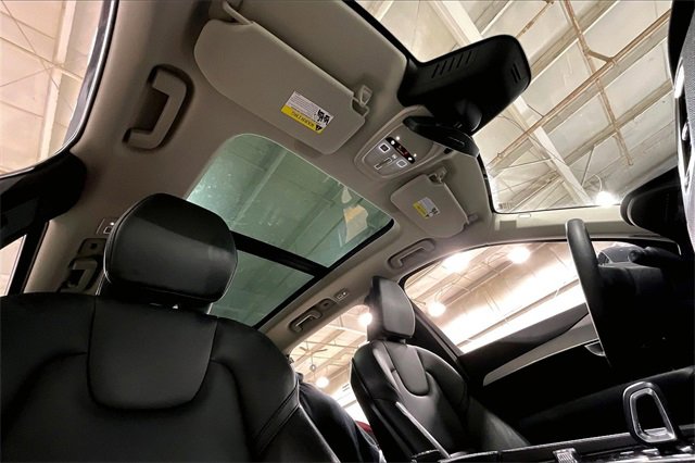 Certified 2023 Volvo XC90 B5 Core w/ Protection Package Premier image 23