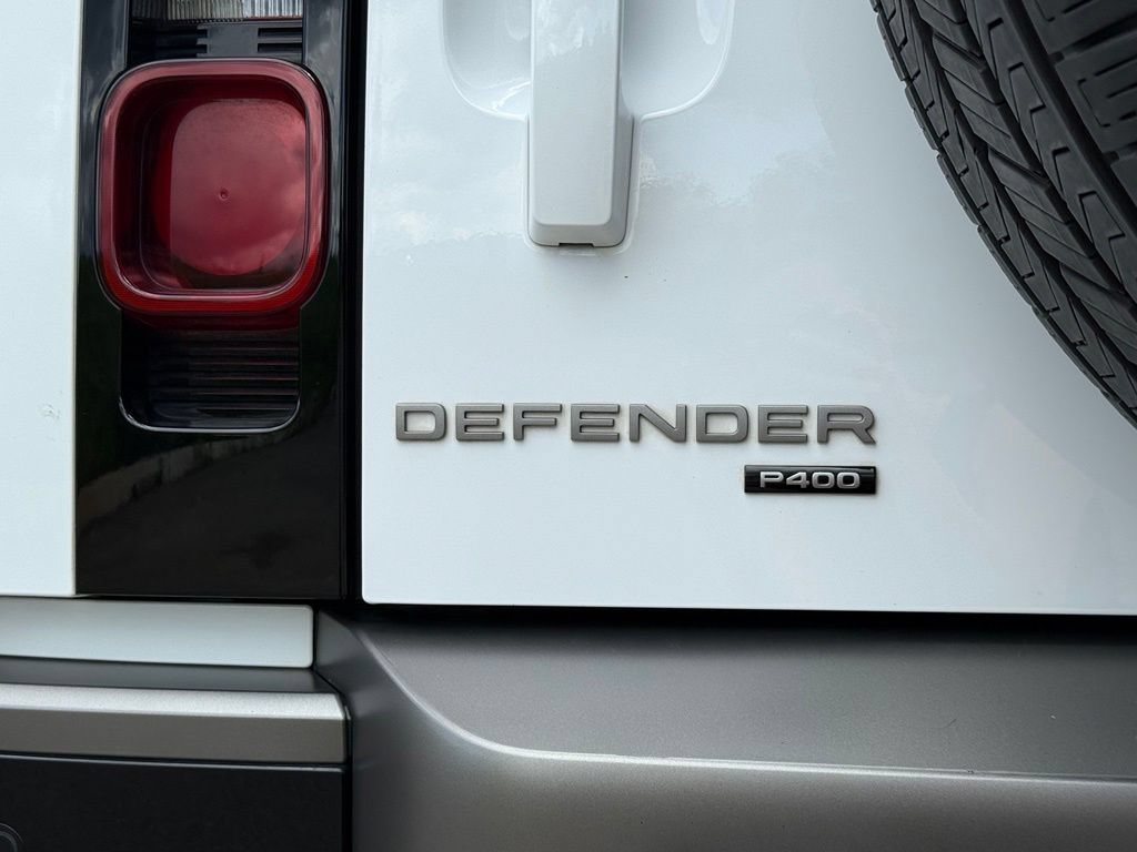 Certified 2022 Land Rover Defender 90 X-Dynamic SE AWD/4WD image 43