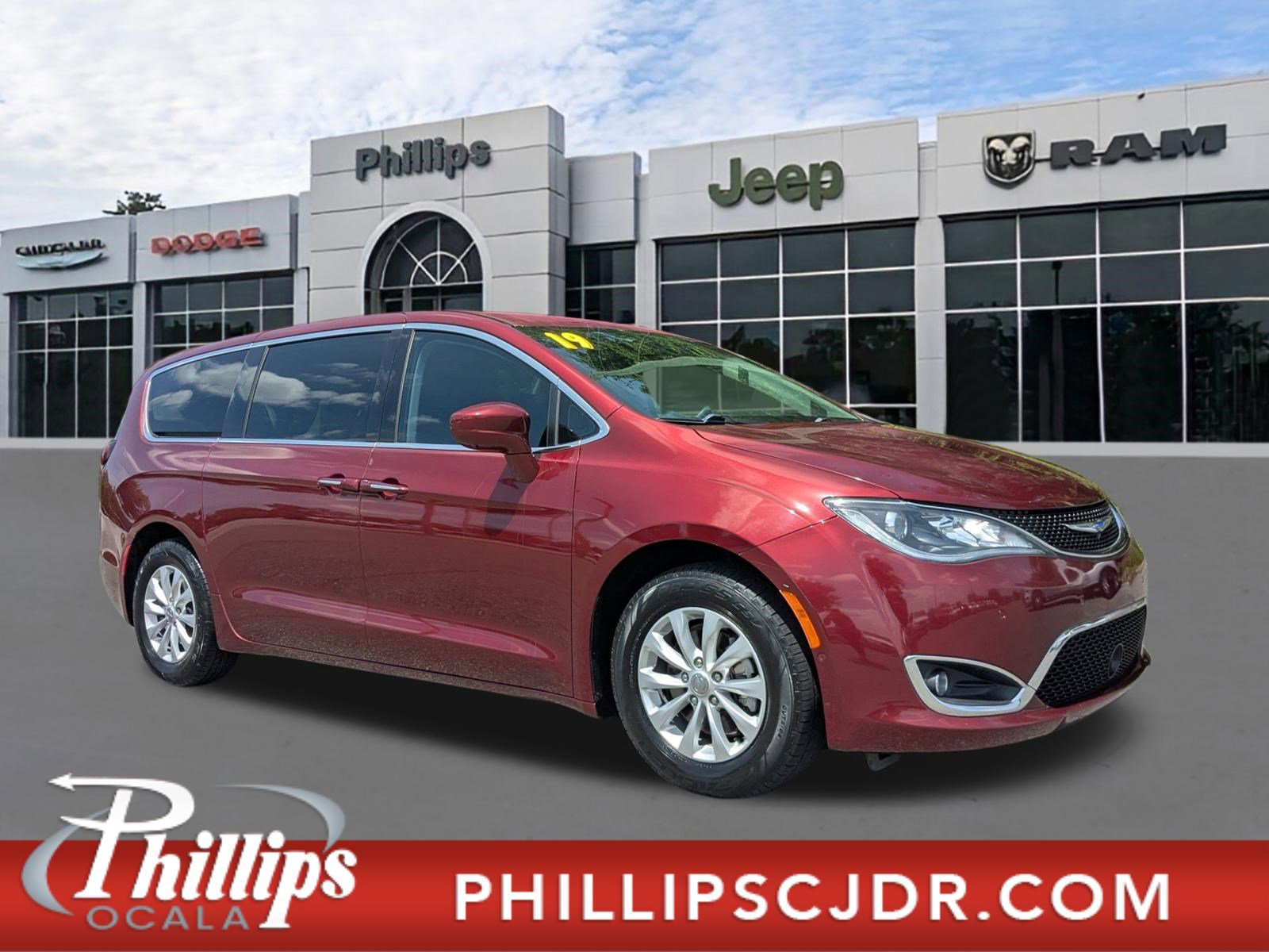Certified 2019 Chrysler Pacifica Touring Plus w/ Advanced Safetytec Group FWD image 1