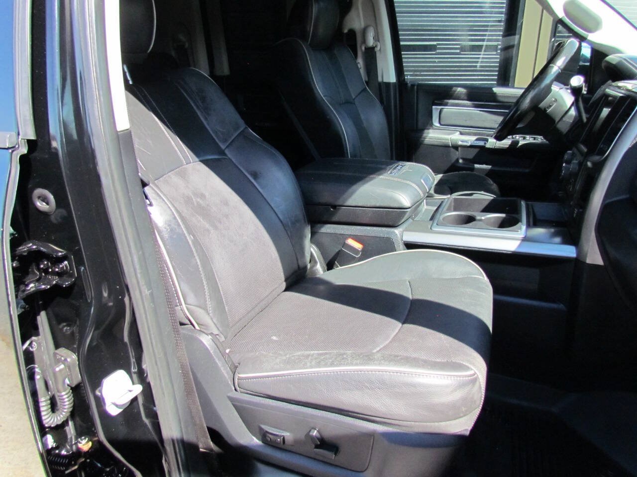 Used 2014 RAM 3500 Laramie Longhorn AWD/4WD image 17