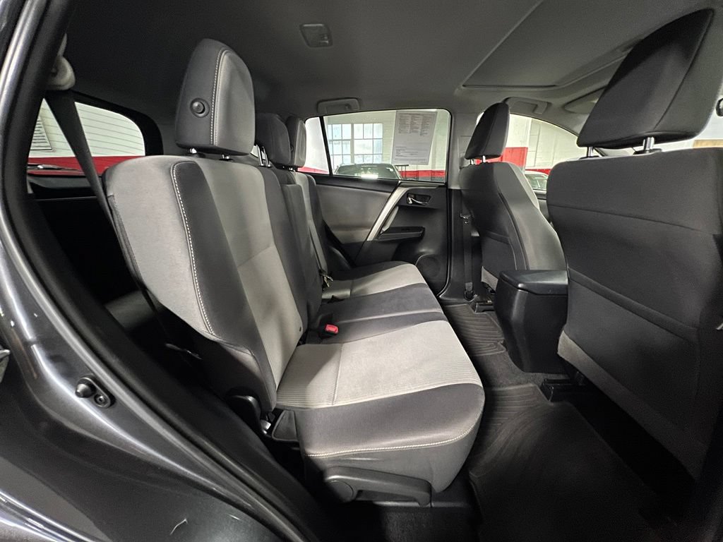 Used 2015 Toyota RAV4 XLE AWD/4WD image 17