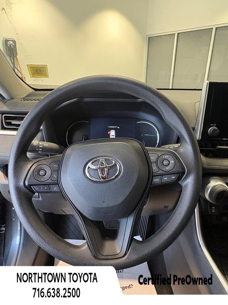 Used 2023 Toyota RAV4 LE AWD/4WD image 20