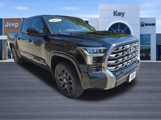 Used 2024 Toyota Tundra Platinum AWD/4WD image 3