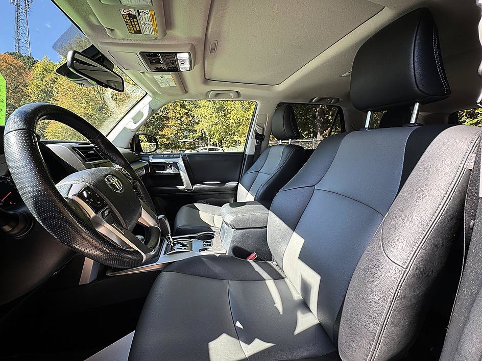 Used 2024 Toyota 4Runner SR5 Premium w/ Moonroof Package AWD/4WD image 9