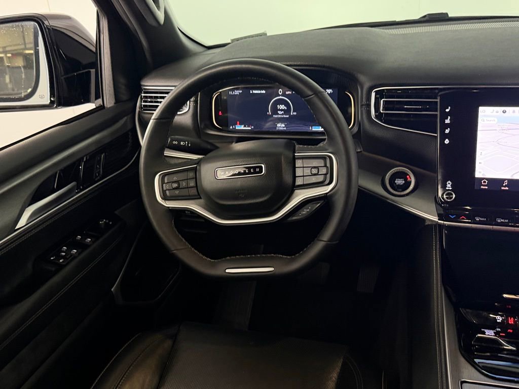 Used 2025 Jeep Wagoneer 4WD image 33