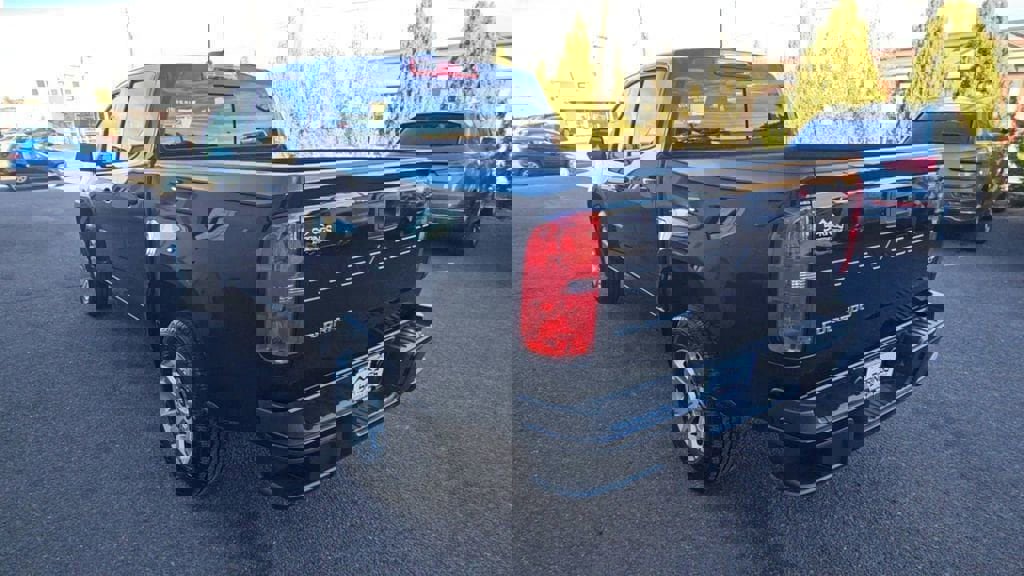 Used 2022 Chevrolet Colorado LT w/ LT Convenience Package image 6