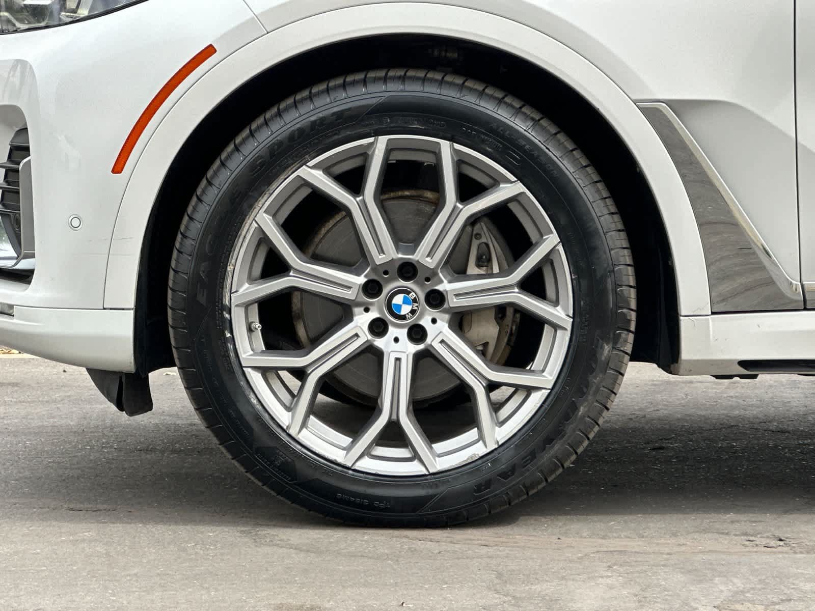 Used 2020 BMW X7 xDrive40i w/ Premium Package AWD/4WD image 29