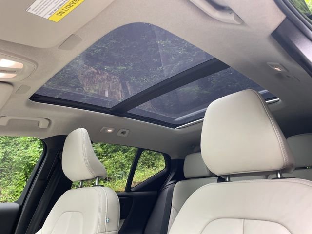 Certified 2023 Volvo XC40 B5 Plus w/ Protection Package Premier AWD/4WD image 24