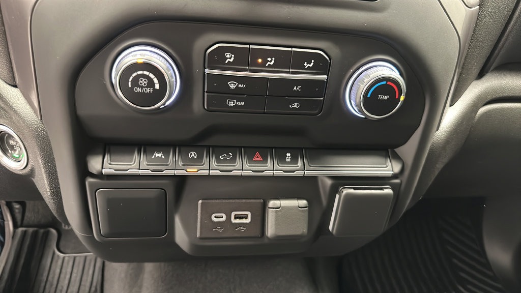 Used 2023 Chevrolet Silverado 1500 Custom AWD/4WD image 18