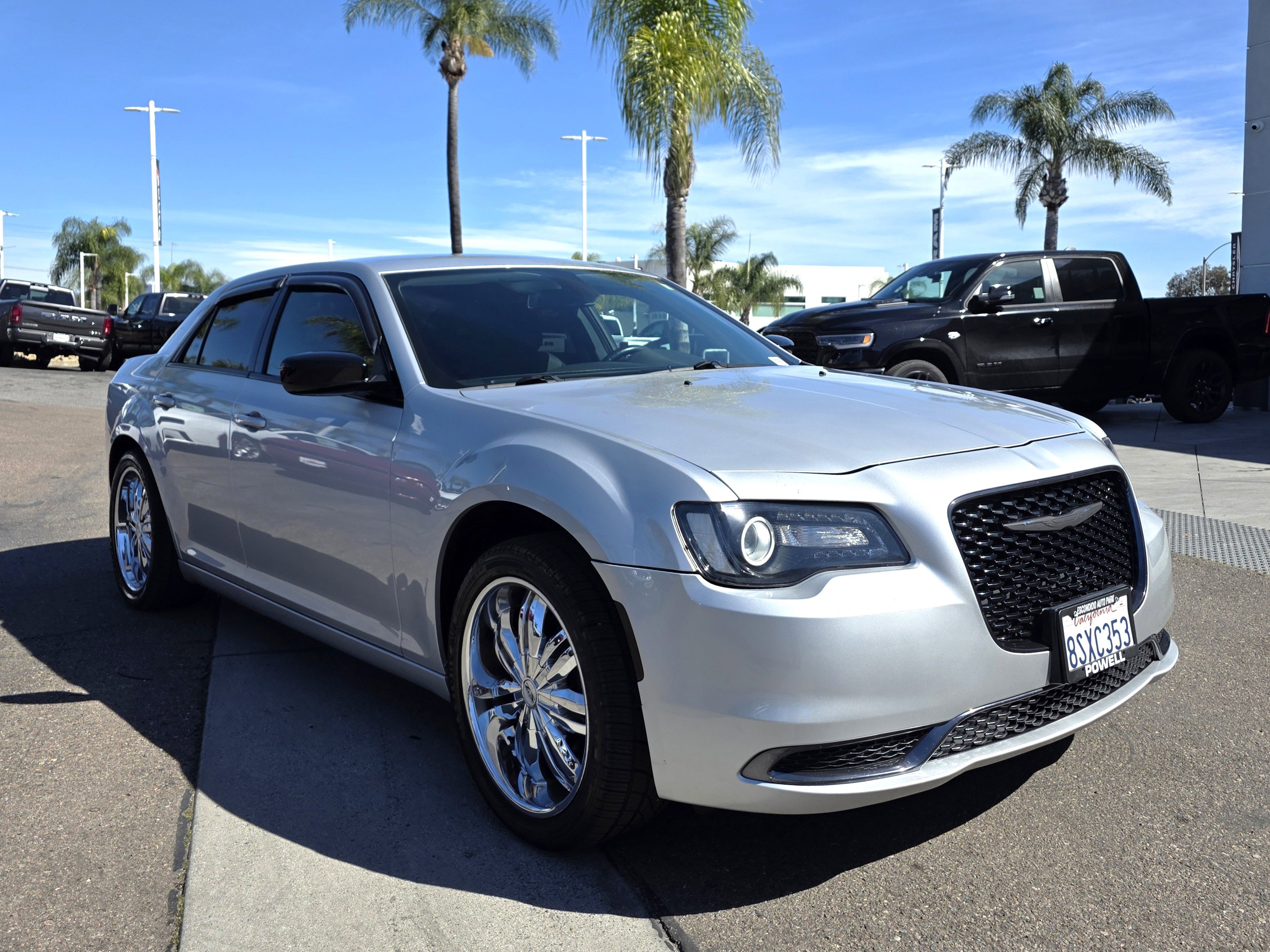 Used 2019 Chrysler 300 Touring w/ Sport Appearance Package image 6