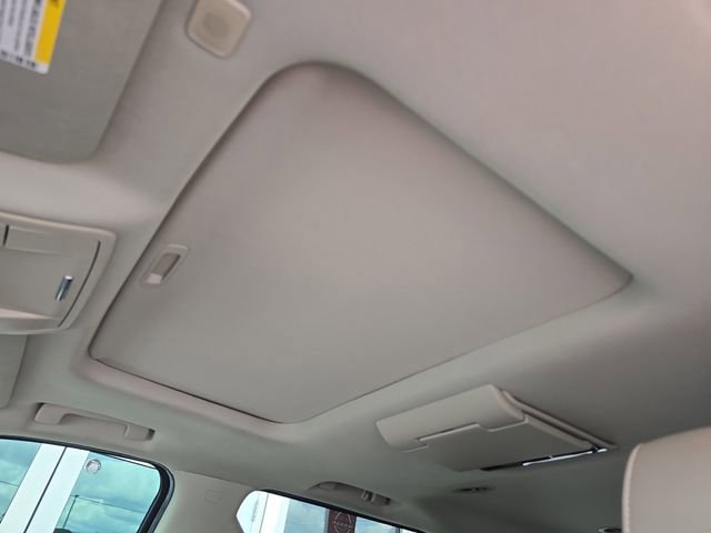 Certified 2017 Chevrolet Suburban Premier AWD/4WD image 16