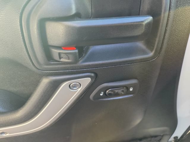 Used 2016 Jeep Wrangler Unlimited Sahara w/ Dual Top Group AWD/4WD image 17
