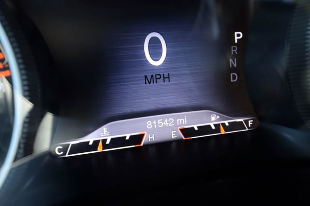 Used 2018 Jeep Cherokee Limited AWD/4WD image 6