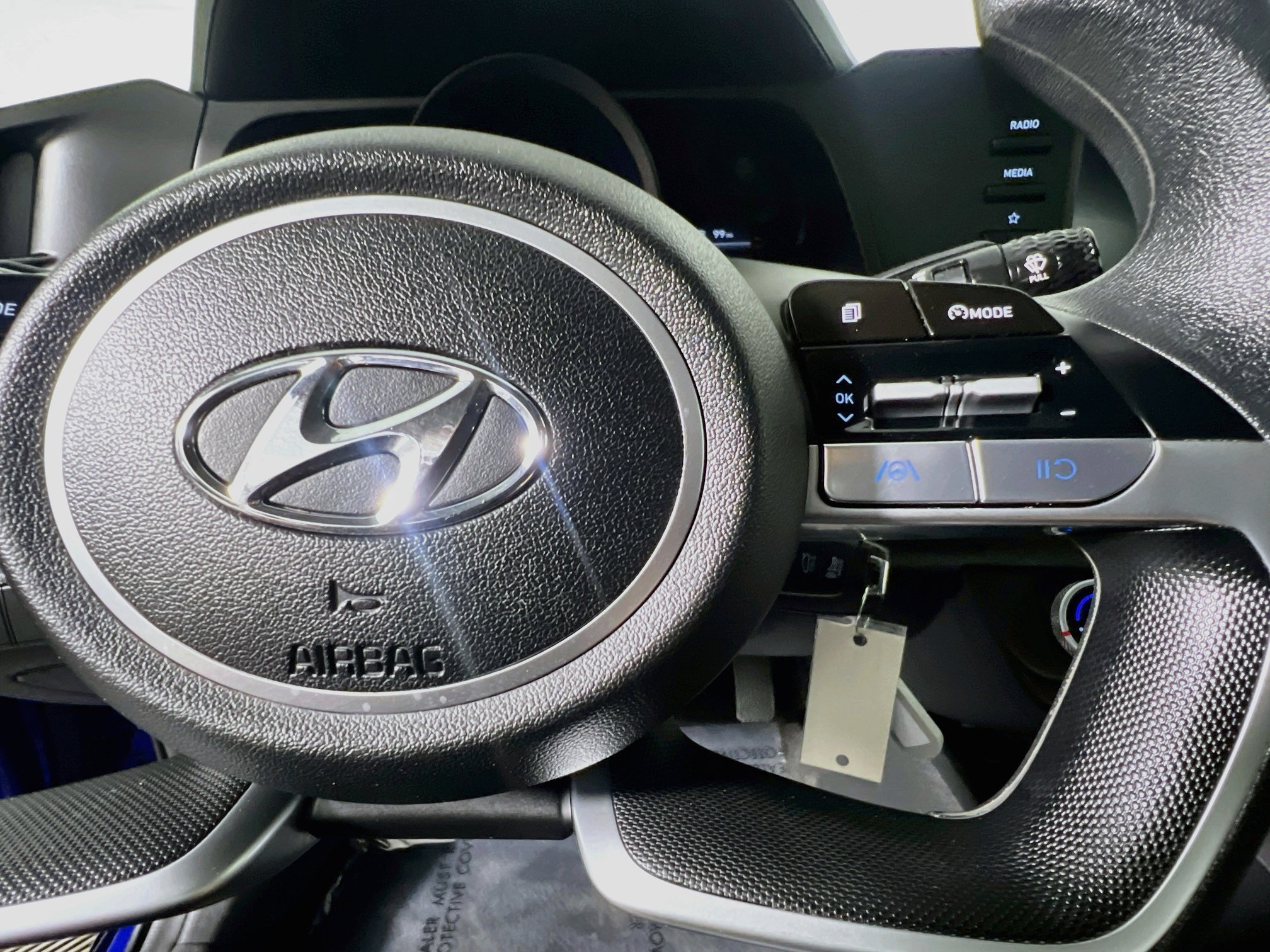 Used 2023 Hyundai Elantra SE FWD image 34