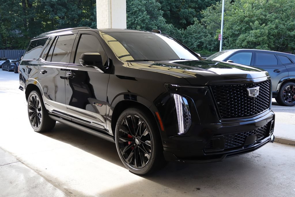 Used 2025 Cadillac Escalade V w/ LPO, ONYX Package AWD/4WD image 3