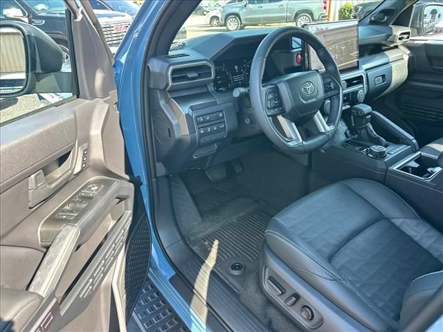 Used 2026 Toyota 4Runner TRD Off-Road Premium AWD/4WD image 16