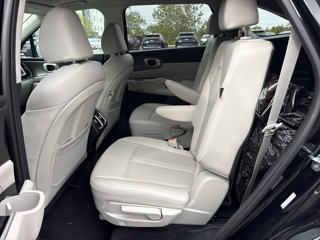 Used 2024 Kia Sorento SX FWD image 19