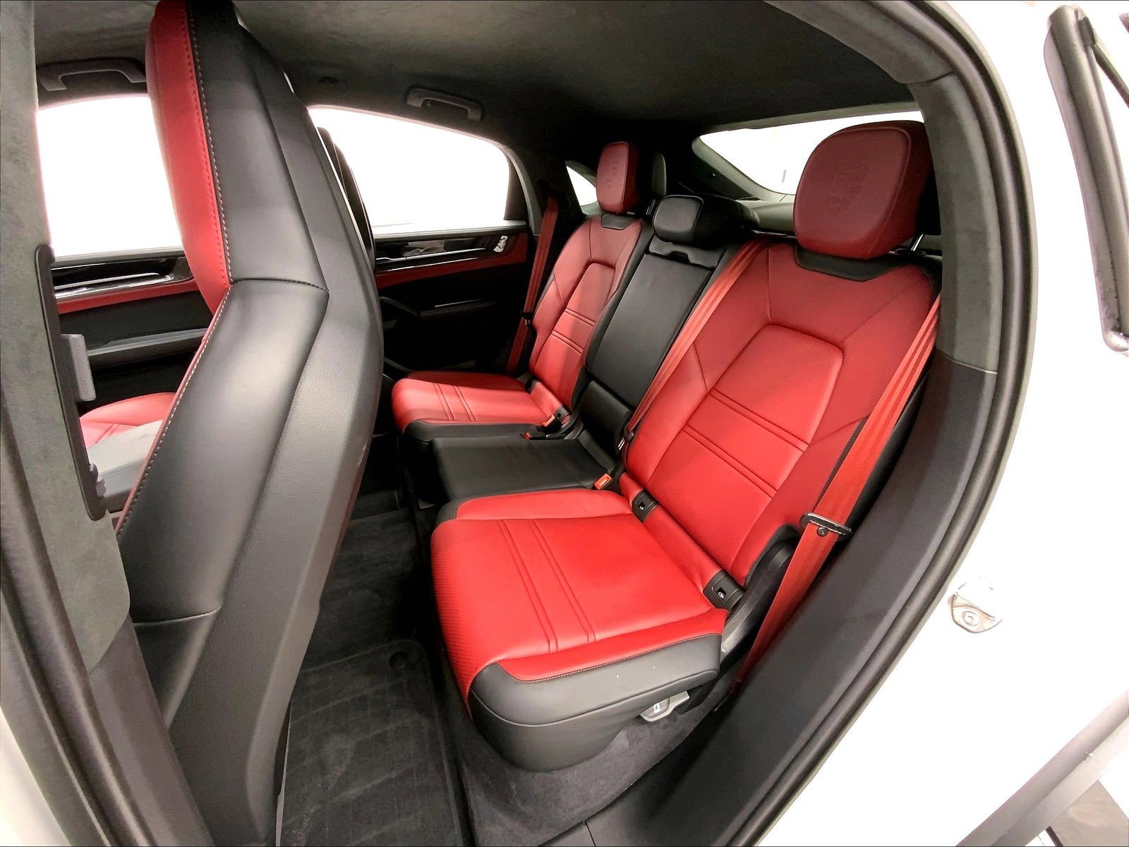 Used 2026 Porsche Cayenne Turbo GT AWD/4WD image 24