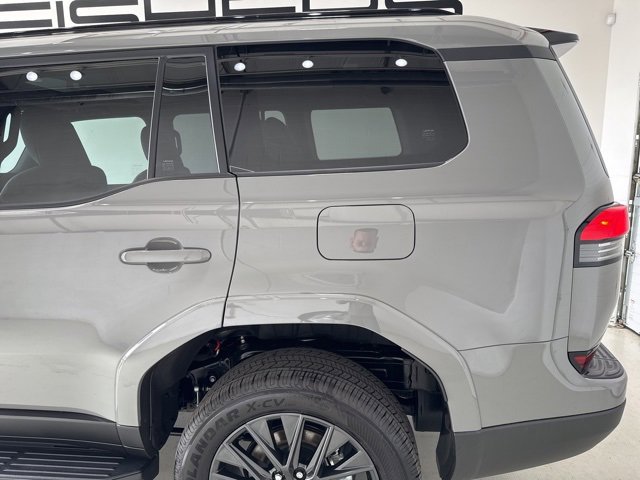 Used 2025 Lexus GX 550 w/ Cold Area Package image 10