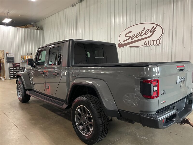 Used 2020 Jeep Gladiator Overland AWD/4WD image 3