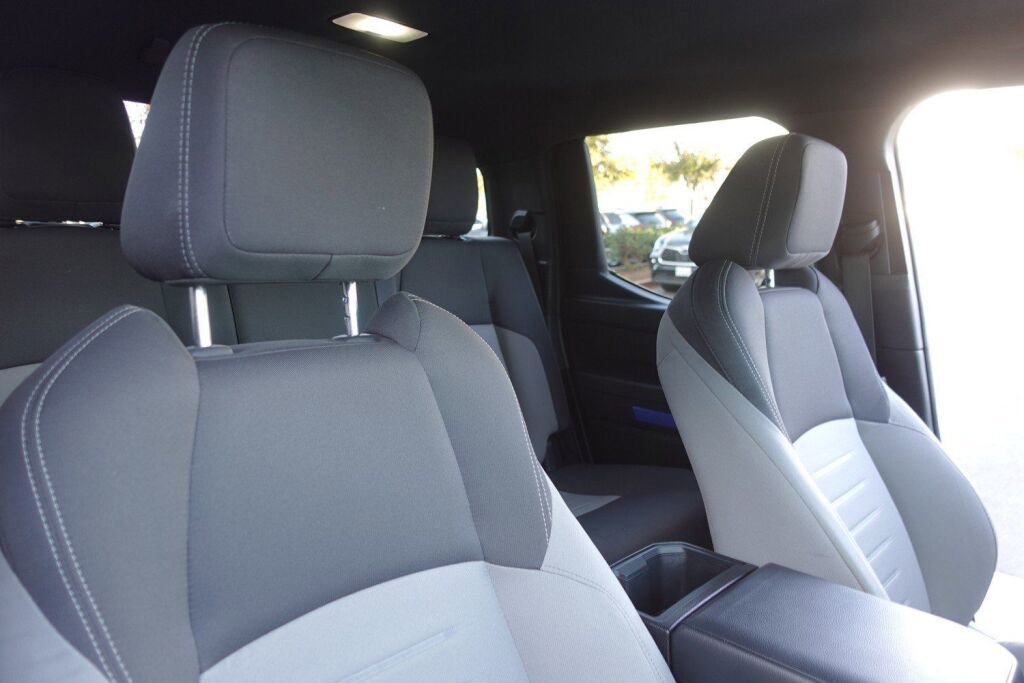 Used 2025 Toyota Tacoma TRD Off-Road image 15