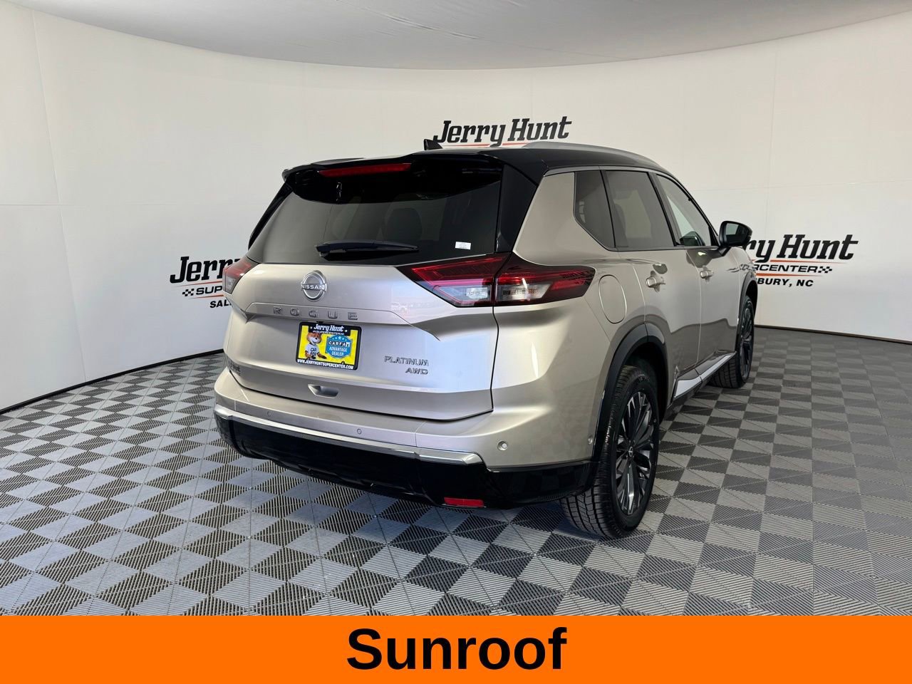 Used 2025 Nissan Rogue Platinum image 7