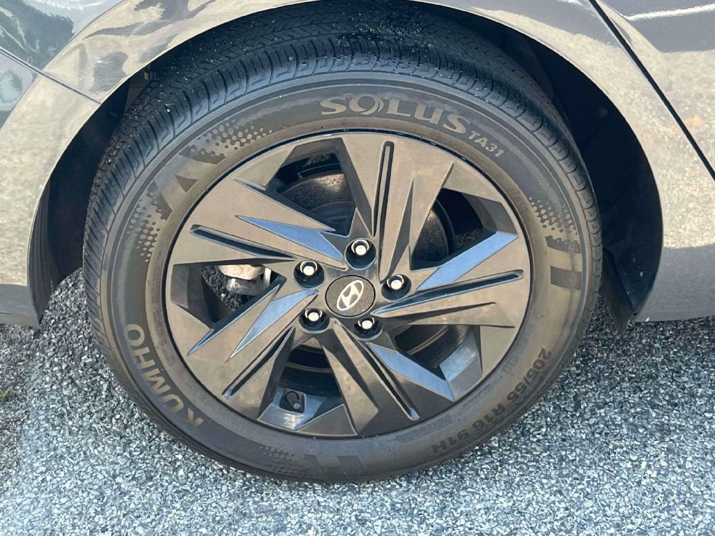 Used 2023 Hyundai Elantra SEL FWD image 8