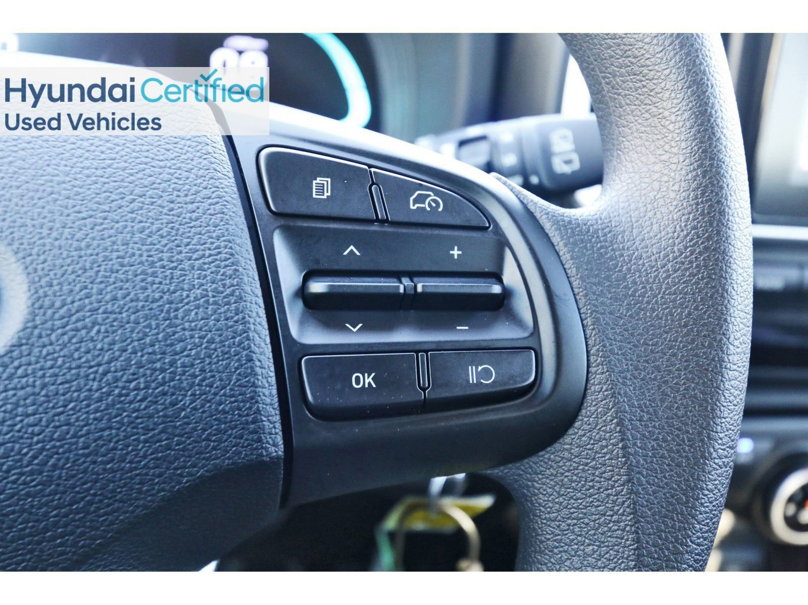 Certified 2025 Hyundai Venue SE image 18