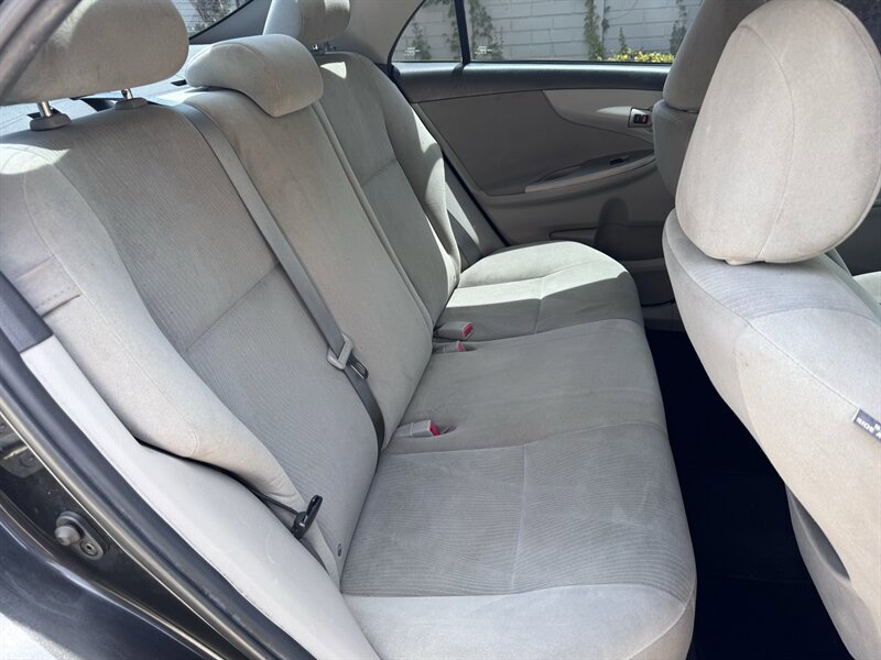 Used 2013 Toyota Corolla LE FWD image 16