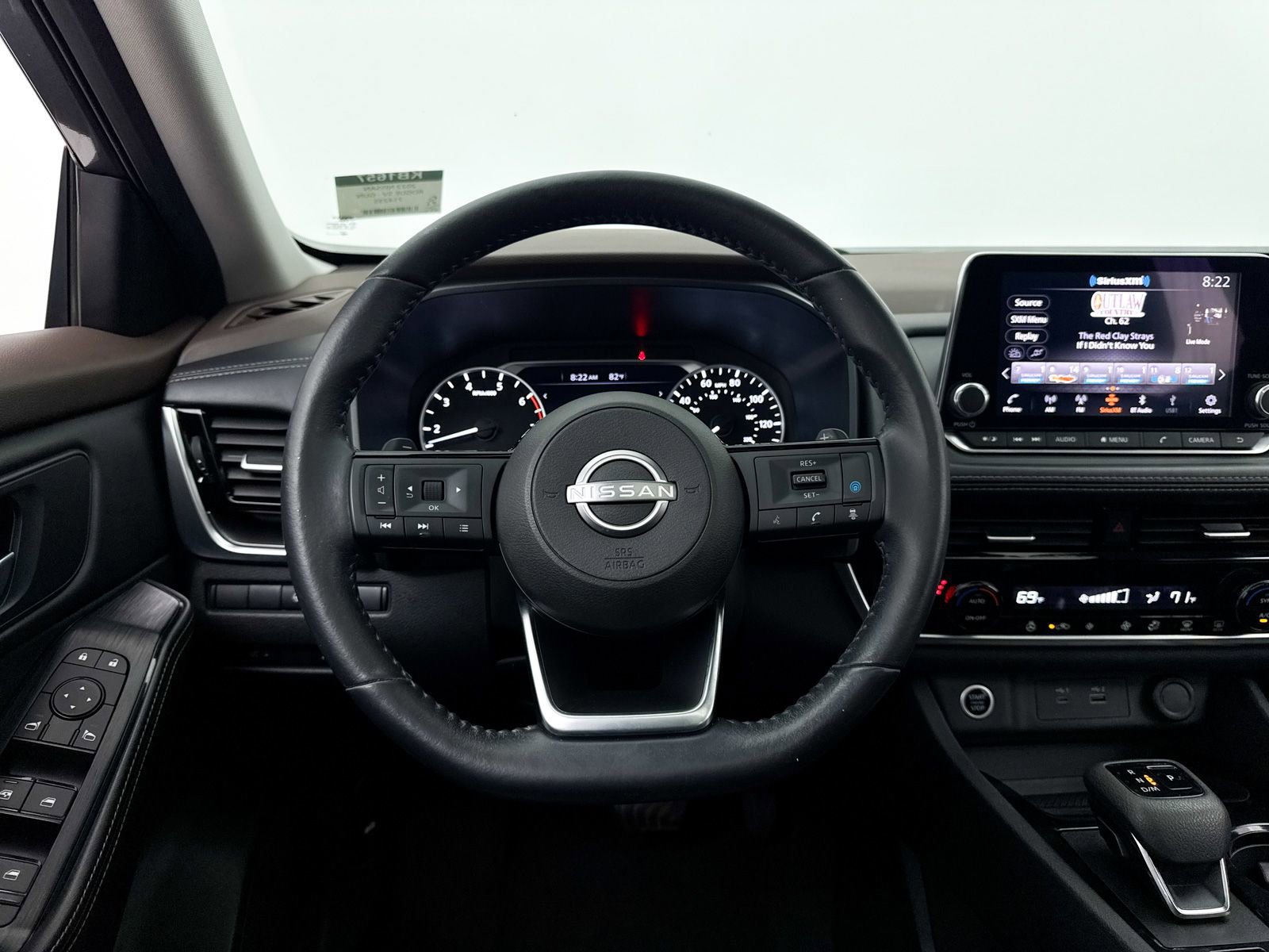 Used 2022 Nissan Rogue SV w/ SV Premium Package image 4