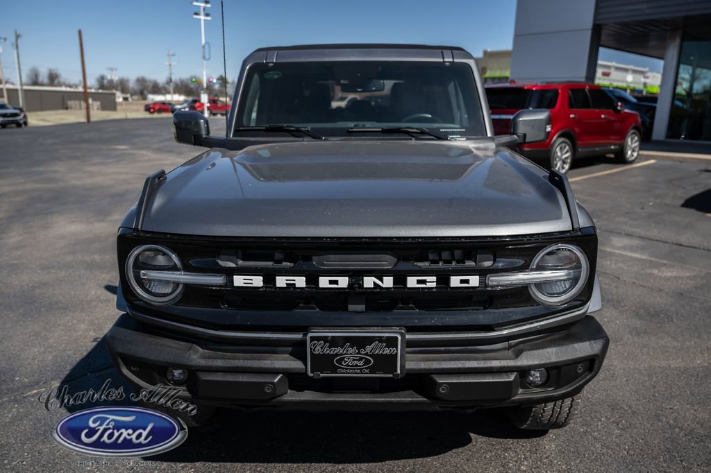 Used 2022 Ford Bronco Outer Banks image 2