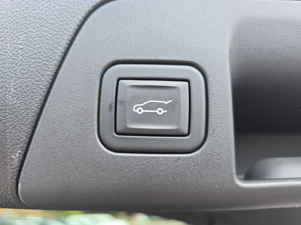 Used 2023 Buick Envision Essence AWD/4WD image 13