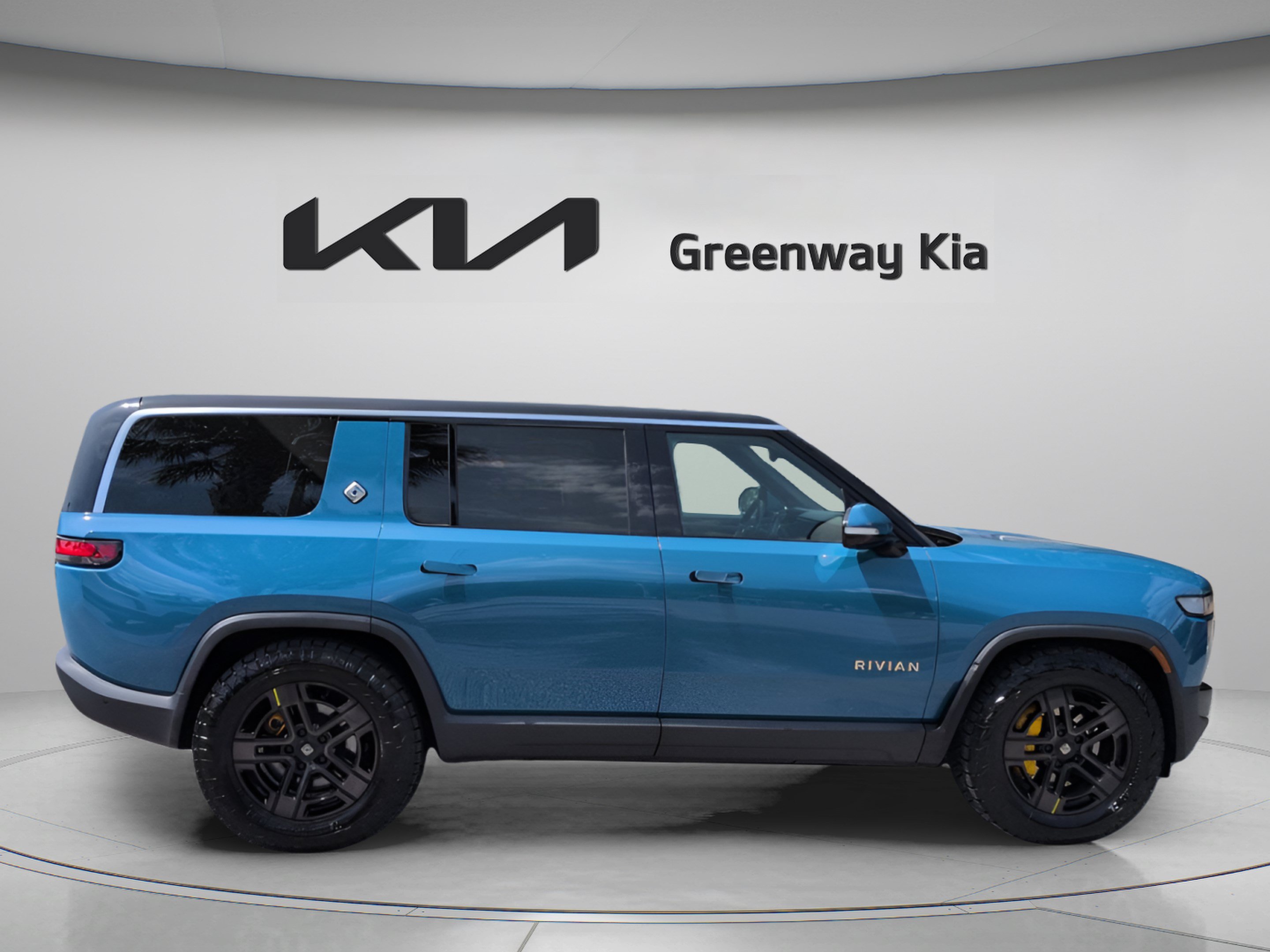 Used 2023 Rivian R1S Adventure Quad AWD/4WD image 5