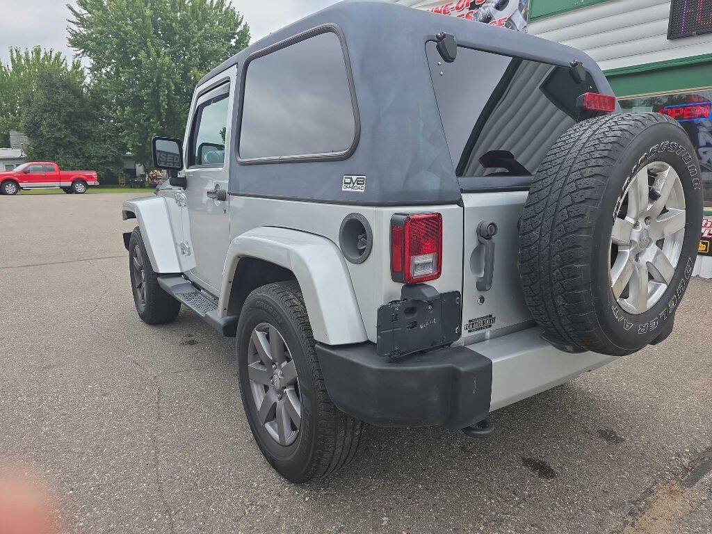 Used 2012 Jeep Wrangler Sahara AWD/4WD image 3