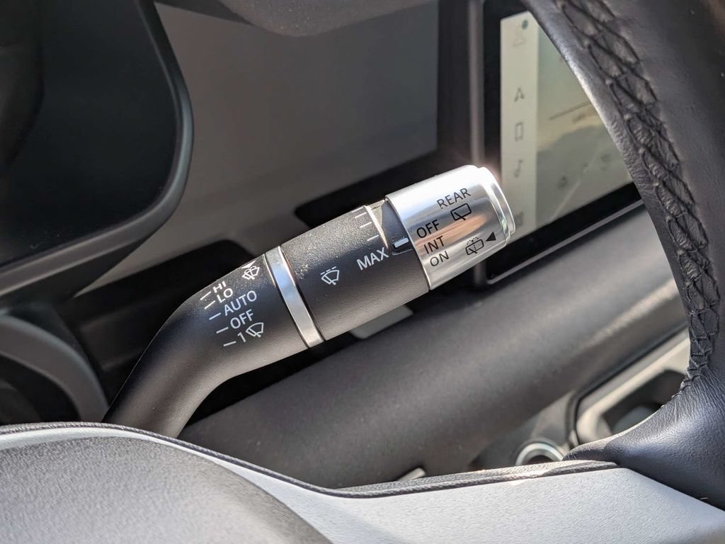 Used 2020 Land Rover Defender 110 SE AWD/4WD image 26